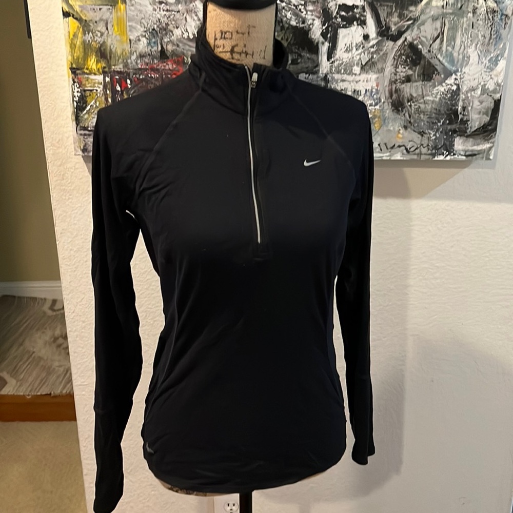 Nike lightweight pullover. Fitdry size M.